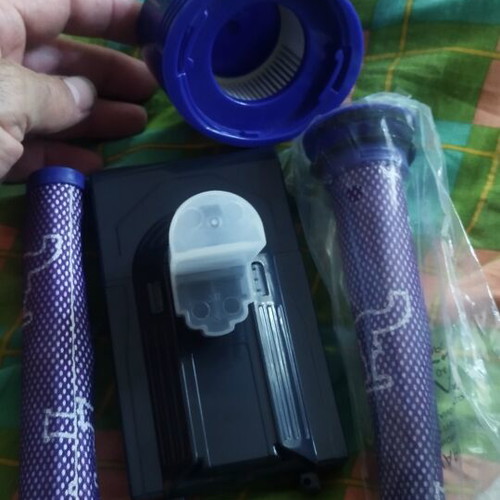 Dyson V8 Battery 21.6 V new with accessories