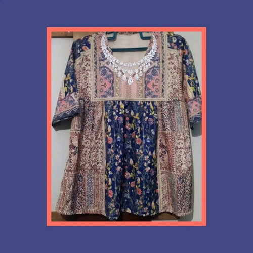 Blouse with colorful pattern