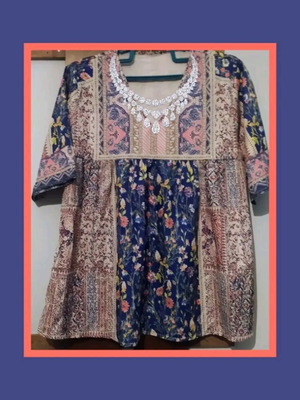 Blouse with colorful pattern