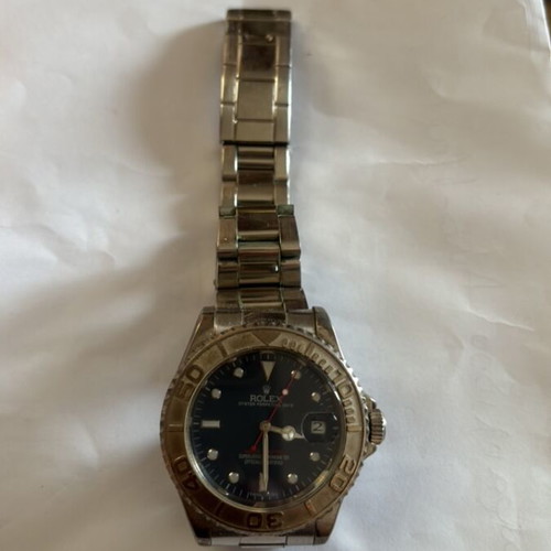 Men's automatic watch with embossed bezel, blue and silver
