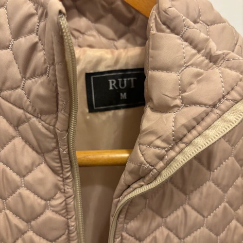 Sleeveless Jacket like new, size M-L, beige