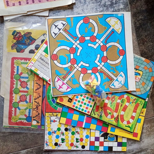 Vintage board game 100 Δημοφιλή Παιχνίδια by Adelko Games used