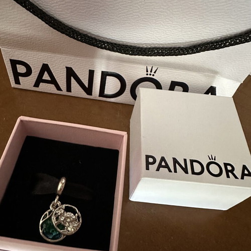 Pandora charm like new, white