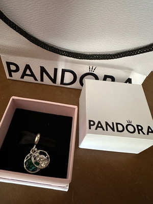 Pandora charm like new, white