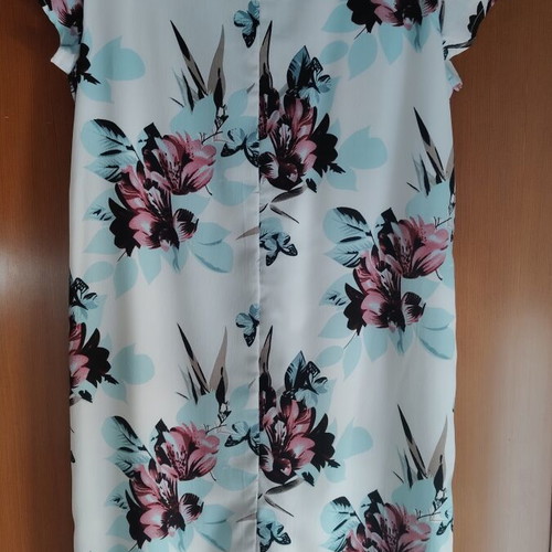 Floral dress size 40 like new