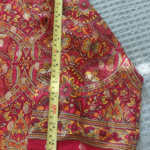 Bohoo Fashion Kaftan like new, 80% silk, paisley pattern