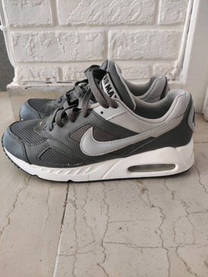 Nike Air Max Ivo GS σαν καινούργιο, γκρι, νούμερο 38
