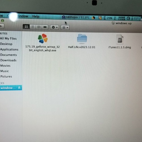 Apple MacBook A1181 early 2007 laptop, 4GB RAM, 250GB HDD