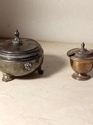 Pack of two vintage silver-plated pieces
