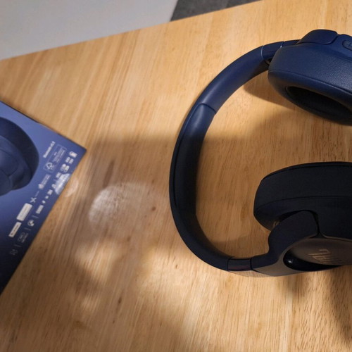 JBL Tune 770NC wireless headphones like new, blue
