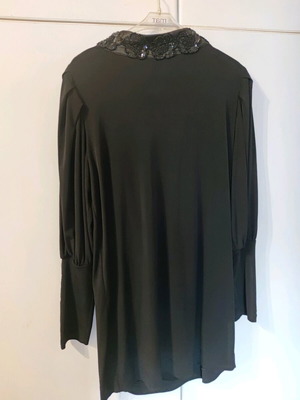 Mat dress black like new, size 2-large with open back