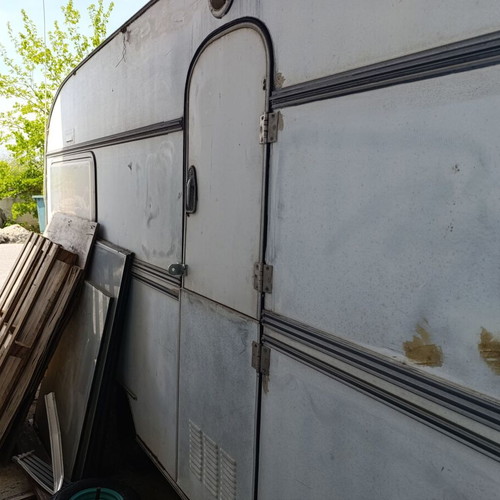 Caravan used, needs repair without license
