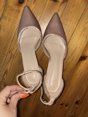 Pink pumps with rhinestones, size 40