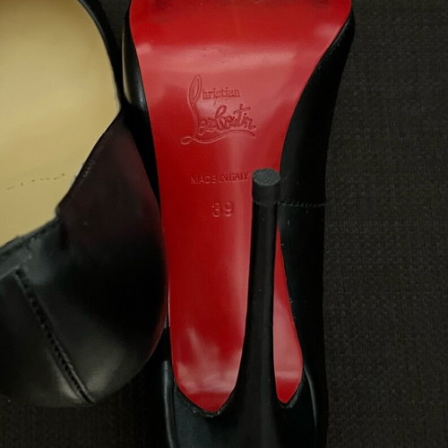 Christian Louboutin Kate black leather pumps size 39