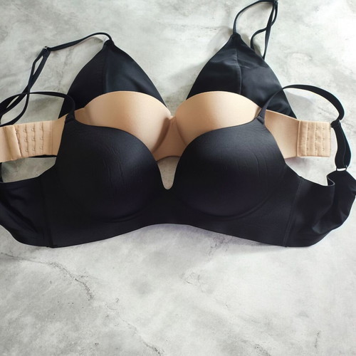 Set of 3 bras like new, push up, black and beige