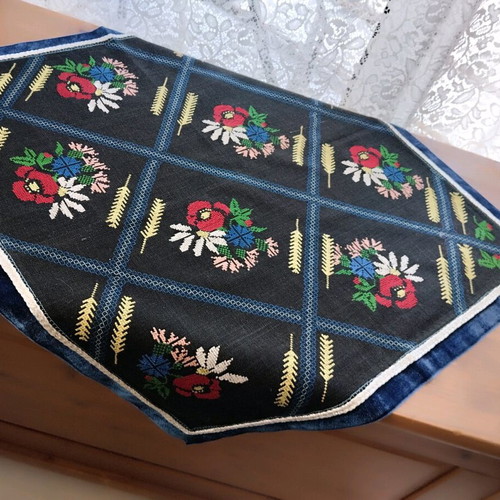 Vintage square unused 60x60 cm hand embroidered