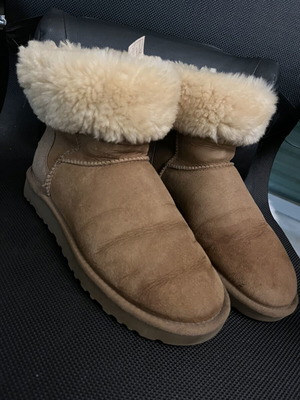 Ugg Classic Short II boots size 38 chestnut like new