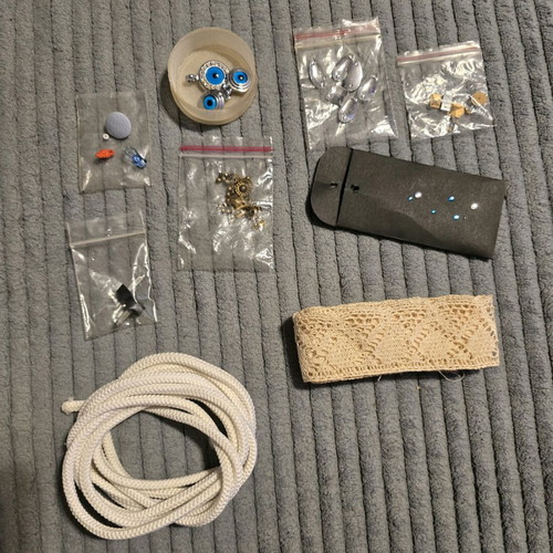 Decorations for clothes and crafts like new