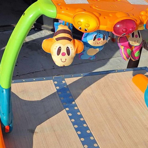 Baby activity toy like new