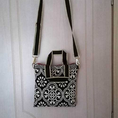 Artebene Majoie crossbody bag new, woven black and white
