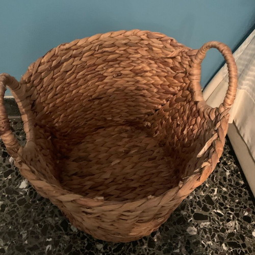Water hyacinth basket like new, large, 35 cm diameter
