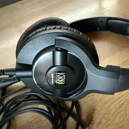 KRK KNS-8400 Studio Monitor Headphones like new, closed-back