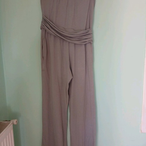 Cotton strapless jumpsuit like new, size M, pistachio color