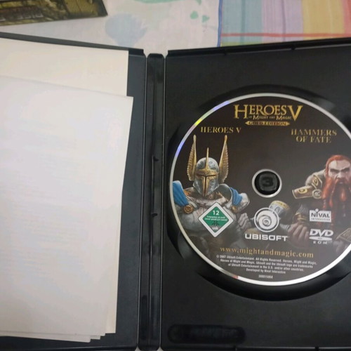 Heroes of Might and Magic triple CD like new, PC strategy game