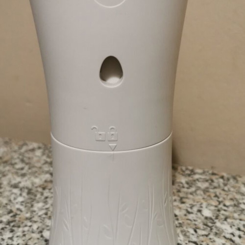 Air Wick automatic spray device like new