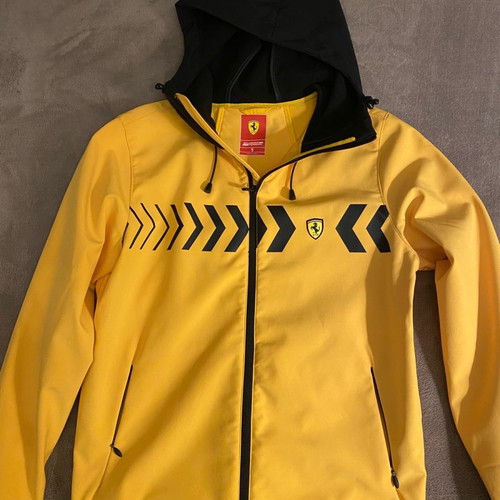 Μπουφάν Ferrari καινούργιο αδιάβροχο με fleece και αντιανεμική επένδυση κίτρινο