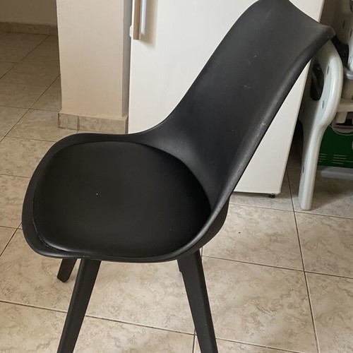 Chairs set of 4 black with leatherette seats like new