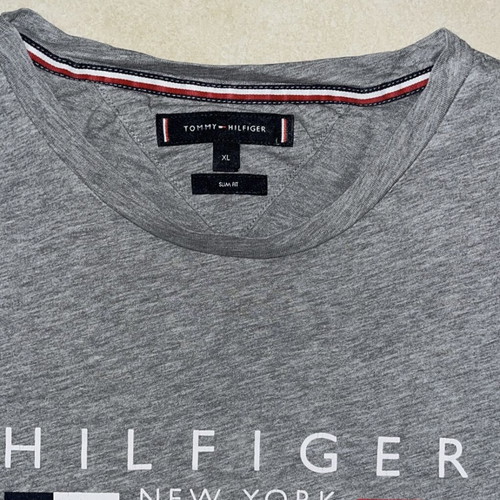 Tommy Hilfiger Slim Fit T-Shirt Grey Melange size XL like new