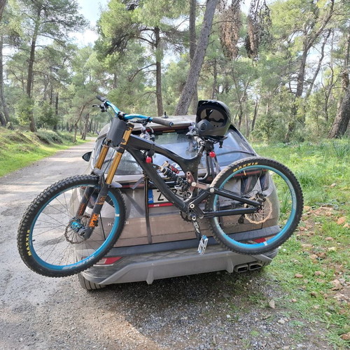 MTB Downhill Custom Commencal Furious Special Project with FoxFactory Kashima