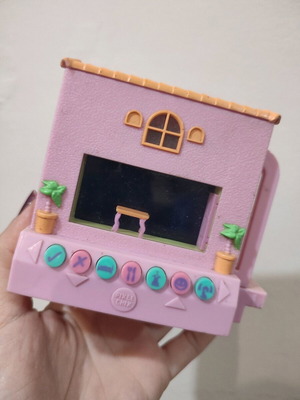 Pixel Chix μεταχειρισμένο, μη λειτουργικό, ταλαιπωρημένο εξωτερικά