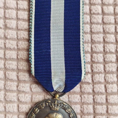 Commemorative War Medal 1940-41 like new