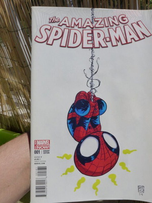 Amazing Spider-Man 001 & 002 like new comics (2014)