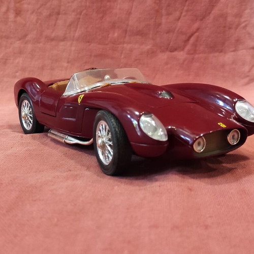 Ferrari 250 Testa Rossa 1958 metal model scale 1:18 new