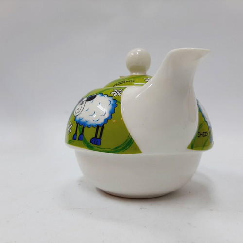 Wisen porcelain teapot, classic design, Germany