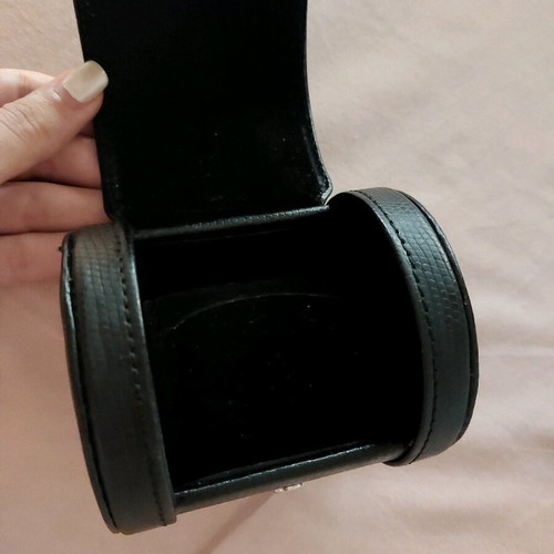 Oxette watch case (barrel) like new, leather