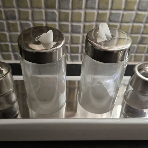 Oil and vinegar set with salt and pepper like new, glass base