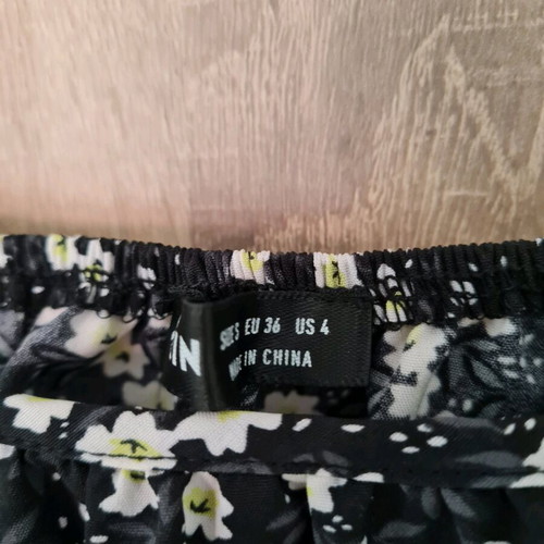 Shein skirt with crop top set like new, black and white