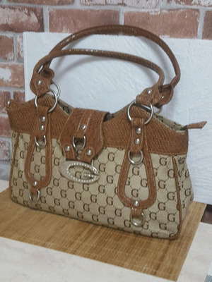 Women's handbag like new, beige and light brown with metal details