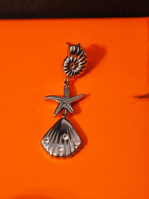 Silver earrings with shells and starfish like new