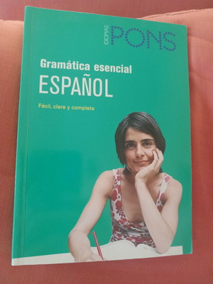 Gramática esencial Español book used, in Spanish