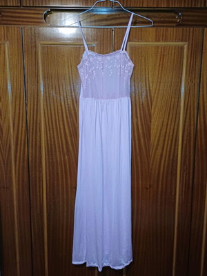 Pink nightdress dress like new, size Medium to Large