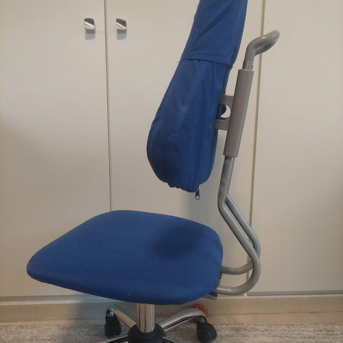 Children's office chair like new with frame