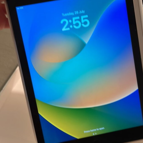 iPad 5th Generation 128GB like new