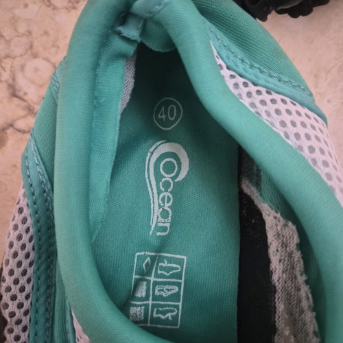 Women's water shoes like new