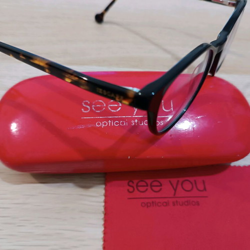 Escape Eyewear myopia glasses like new with case and cleaning cloth