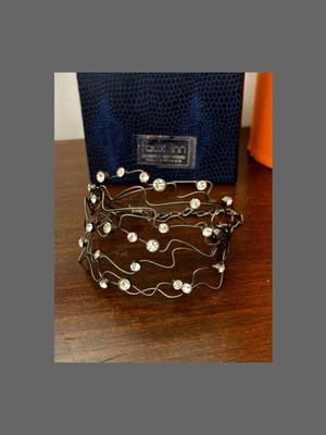 Bracelet metal and rhinestones like new, black
